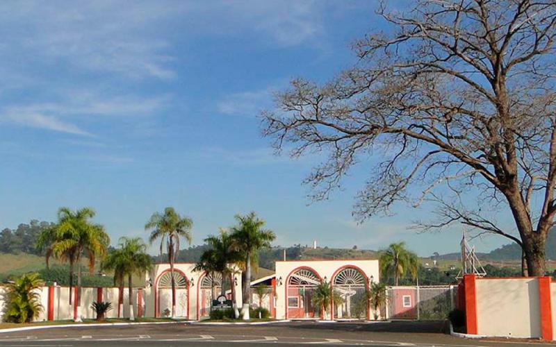 TERRENO NO CONDOMÍNIO FAZENDA ARCADAS