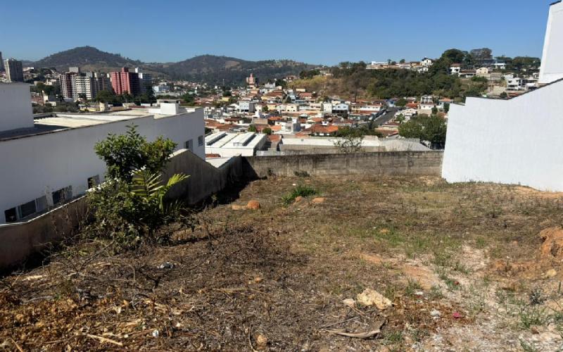 Terreno em condomínio