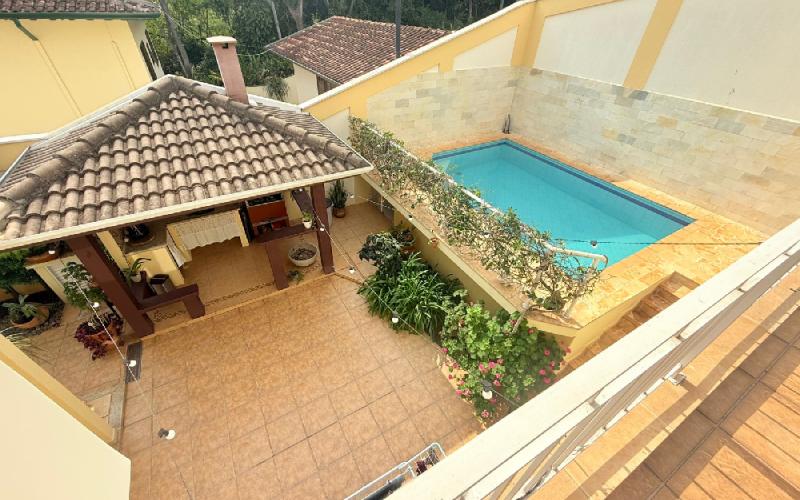 Casa alto padrão em condomínio