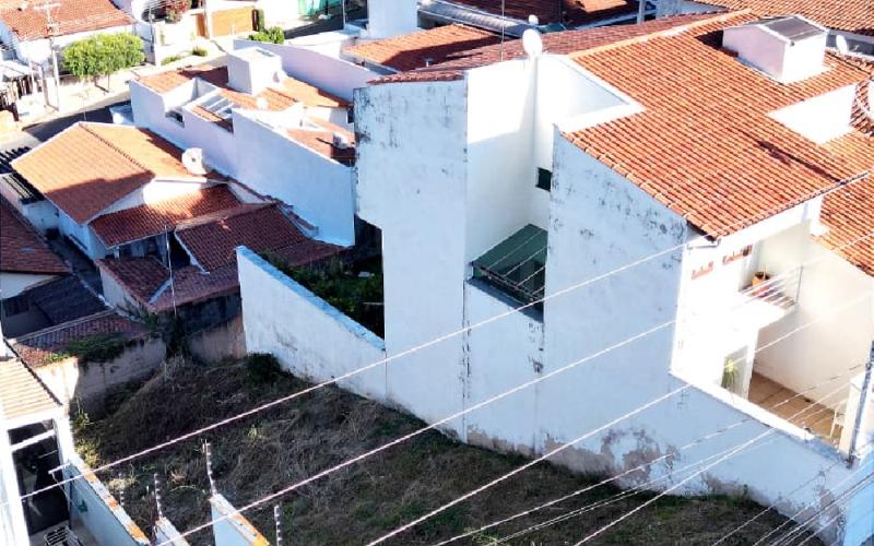 Terreno á venda no Jardim Itália 