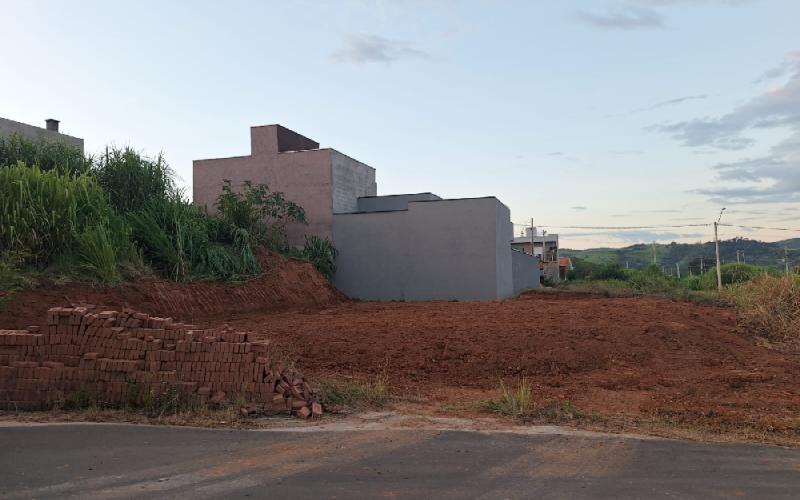 Terreno a venda no Portal das Águas
